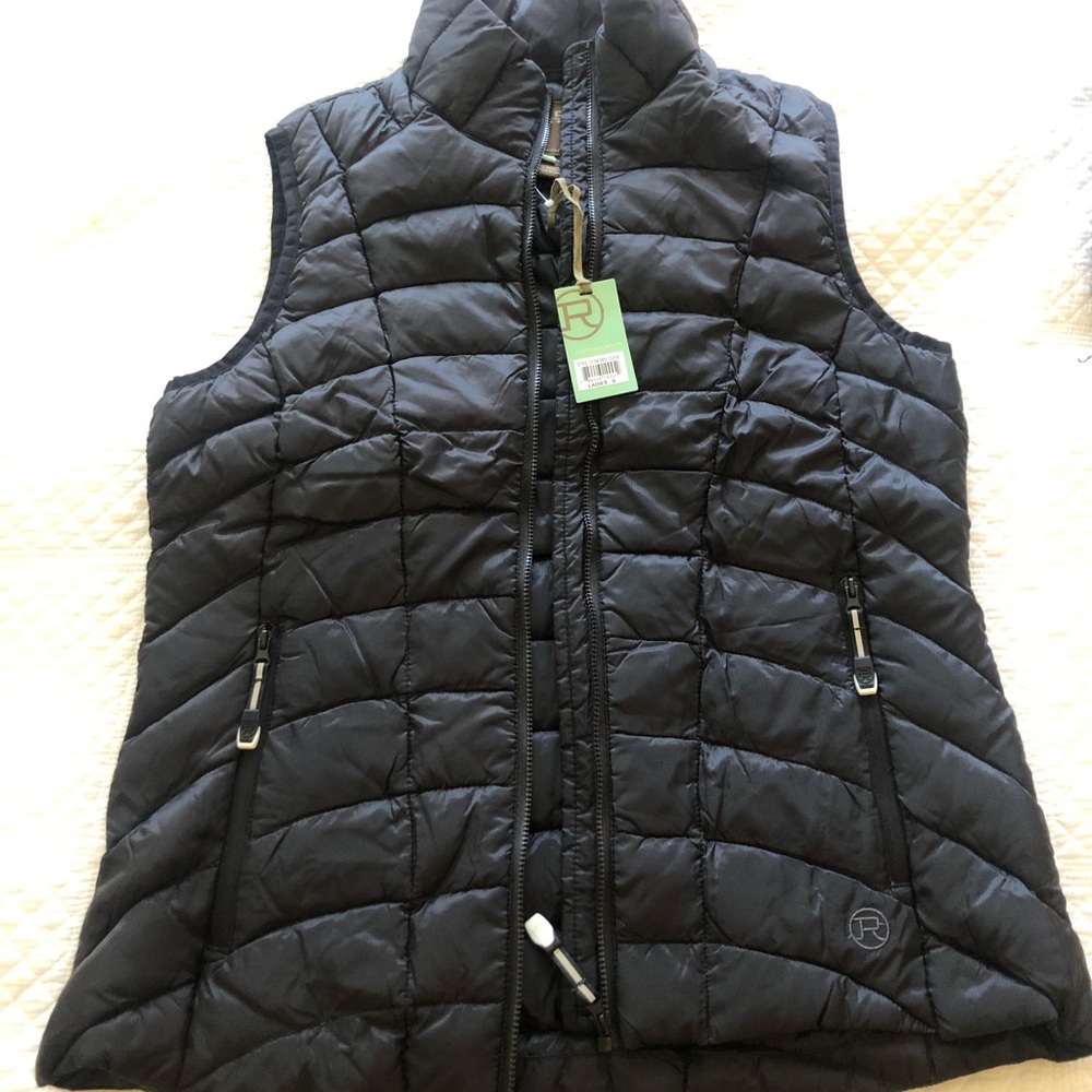 A light weight spring puffer vest.